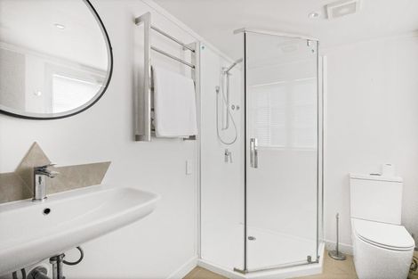 Photo of property in 203 Hurstmere Road, Takapuna, Auckland, 0622