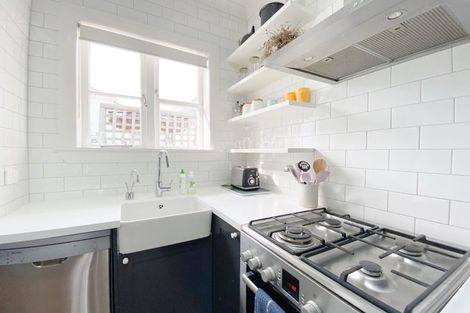 Photo of property in 4/64 Victoria Road, Devonport, Auckland, 0624