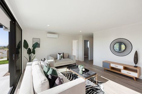 Photo of property in 38 Scenic Rise, Rototuna North, 3281