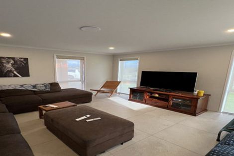 Photo of property in 19 Pouate Way, Waiuku, 2123