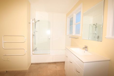 Photo of property in 36 Philomel Crescent, Bayswater, Auckland, 0622