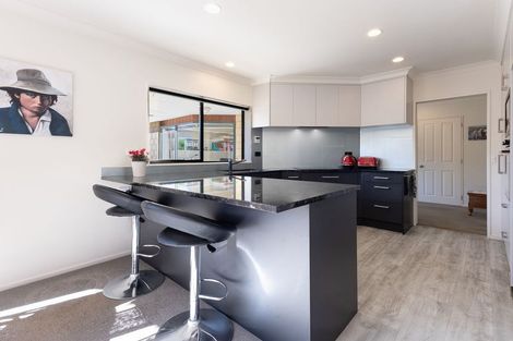 Photo of property in 42 Campion Road, Waikanae Beach, Waikanae, 5036