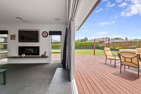 Photo of property in 22 Mercade Close, Stratford, 4332