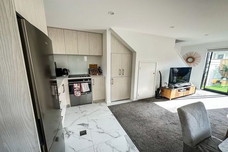 Photo of property in 4/14 Wilsher Crescent, Henderson, Auckland, 0612