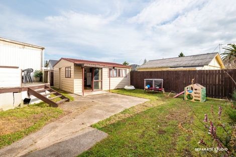 Photo of property in 1 Denz Street, Maeroa, Hamilton, 3200
