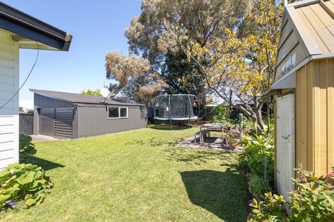 Photo of property in 6 Colonial Place, Kelvin Grove, Palmerston North, 4414