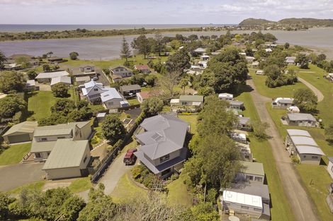 Photo of property in 21 Athenree Road, Athenree, Katikati, 3177