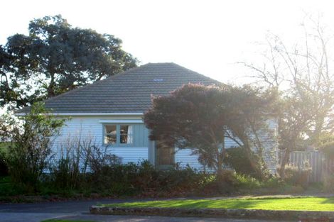 Photo of property in 32 Savage Crescent, West End, Palmerston North, 4412