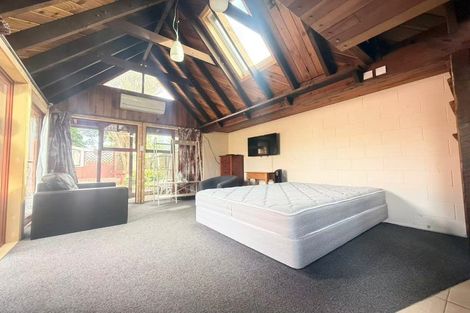 Photo of property in 7b The Esplanade, Eastern Beach, Auckland, 2012