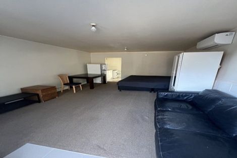 Photo of property in 13 Vina Place, Massey, Auckland, 0614