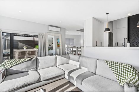 Photo of property in 11/19 Langana Avenue, Browns Bay, Auckland, 0630