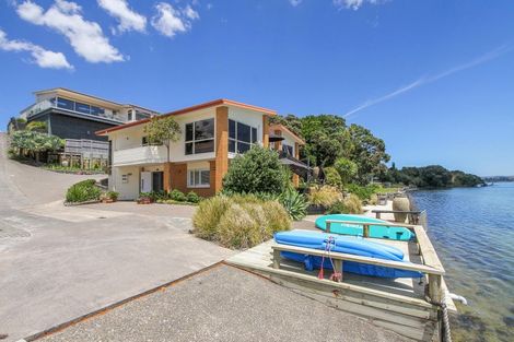 Photo of property in 16a Crispe Road, Clarks Beach, 2122