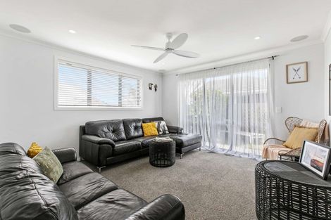 Photo of property in 3 Kamahi Crescent, Papamoa Beach, Papamoa, 3118