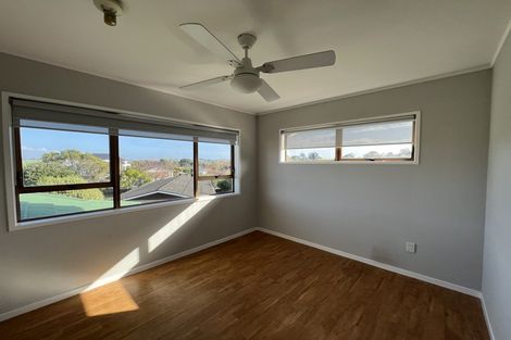 Photo of property in 10 Markham Place, Bucklands Beach, Auckland, 2012