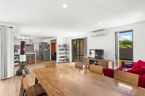 Photo of property in 17 Sovereign Gardens, Halswell, Christchurch, 8025