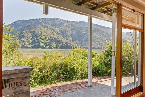 Photo of property in 948 Queen Charlotte Drive, Linkwater, Picton, 7281