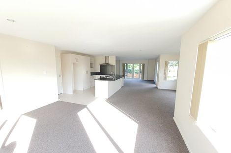 Photo of property in 11 Puweto Avenue, Takanini, 2112