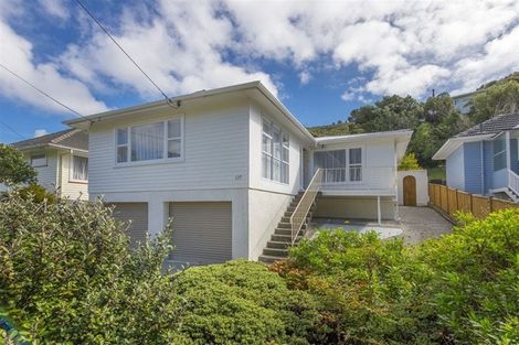 Photo of property in 127 Parkvale Road, Karori, Wellington, 6012