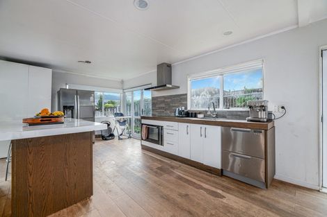 Photo of property in 57 Chislehurst Street, Henderson, Auckland, 0612