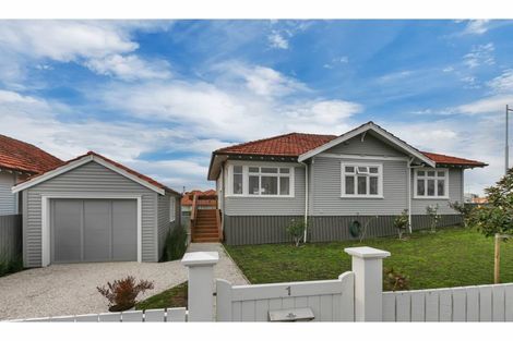 Photo of property in 1 Cochrane Road, Hobsonville, Auckland, 0616