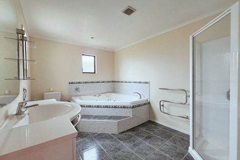 Photo of property in 24 Pendennis Point, Camborne, Porirua, 5026