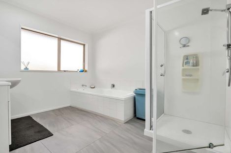 Photo of property in 17 Brights Road, Waiuku, 2123