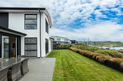 Photo of property in 3 Kaiaho Close, Aotea, Porirua, 5024