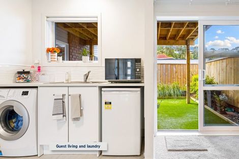 Photo of property in 1/28 Manly Esplanade, Browns Bay, Auckland, 0630