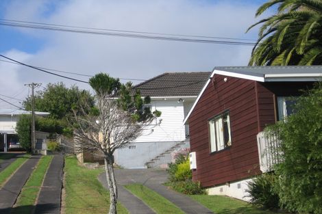 Photo of property in 1/11 Weldene Avenue, Glenfield, Auckland, 0629