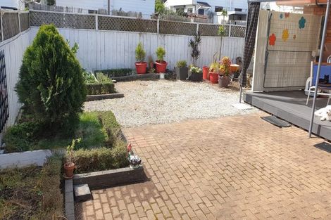 Photo of property in 25b Wairakei Street, Greenlane, Auckland, 1051