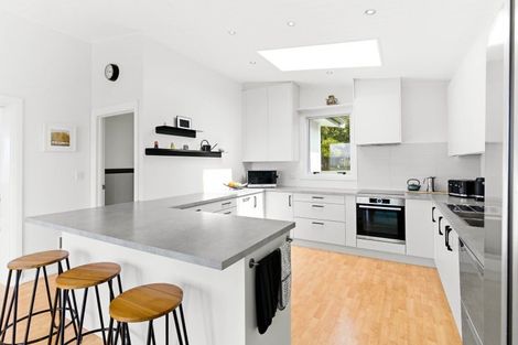 Photo of property in 37 Earls Road, Saint Clair, Dunedin, 9012