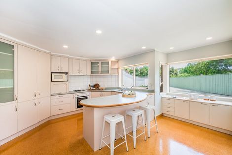 Photo of property in 43 Ngarara Road, Waikanae, 5036