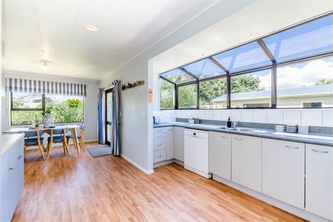 Photo of property in 128 Tutere Street, Waikanae Beach, Waikanae, 5036