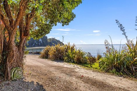 Photo of property in 204 Rangihaeata Road, Rangihaeata, Takaka, 7182