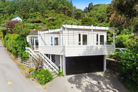 Photo of property in 47 Rona Street, Eastbourne, Lower Hutt, 5013