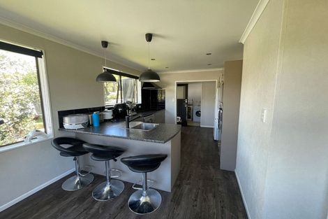 Photo of property in 79 Riversdale Drive, Merrilands, New Plymouth, 4312