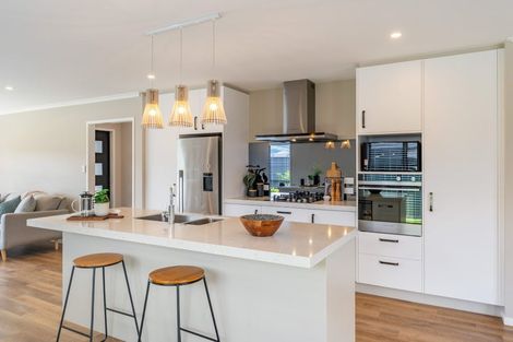 Photo of property in 19 Te Kaeaea Crescent, Wallaceville, Upper Hutt, 5018