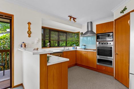 Photo of property in 1/12 Greenvalley Rise, Glenfield, Auckland, 0629