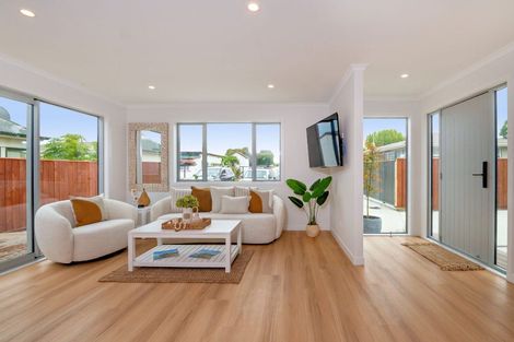 Photo of property in 11 Landing Road, Titirangi, Auckland, 0604