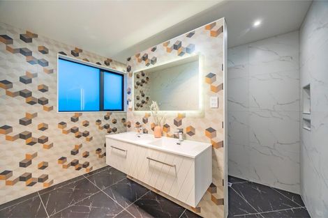 Photo of property in 10 Monte Cristal Avenue, Swanson, Auckland, 0614