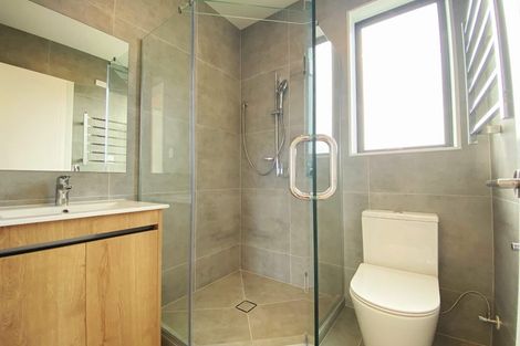 Photo of property in 37a Forrest Hill Road, Milford, Auckland, 0620