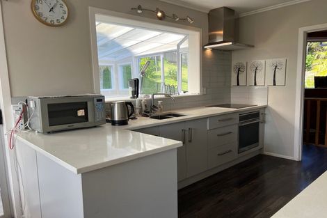 Photo of property in 49 Woodfern Crescent, Titirangi, Auckland, 0604