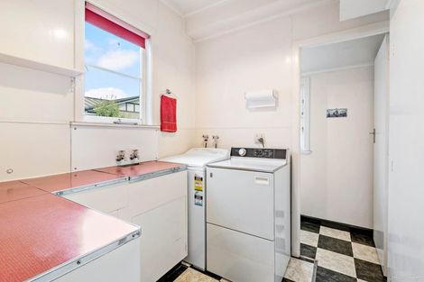 Photo of property in 16 Sale Street, Cockle Bay, Auckland, 2014