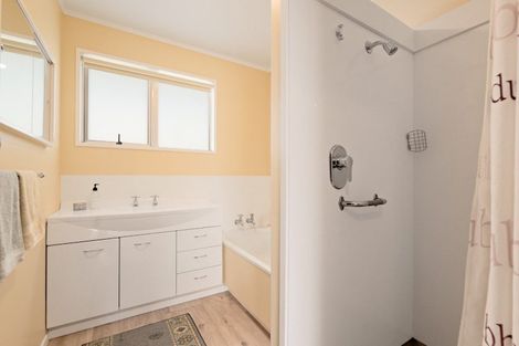 Photo of property in 33 Cumberland Crescent, Welcome Bay, Tauranga, 3112