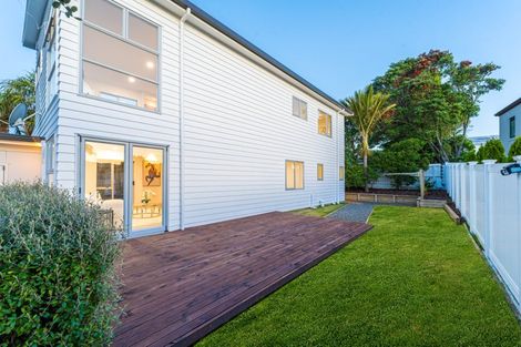 Photo of property in 8 Roy Maloney Drive, Henderson, Auckland, 0612