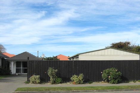 Photo of property in 1 Middlepark Road, Sockburn, Christchurch, 8042