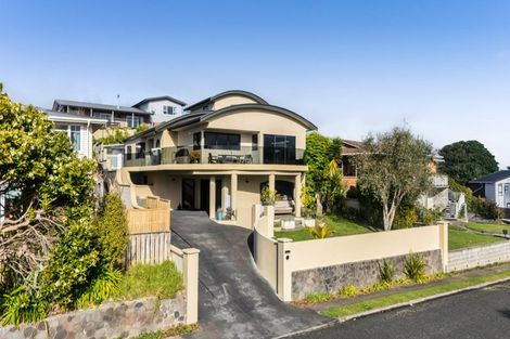Photo of property in 3 Fairfax Terrace, Frankleigh Park, New Plymouth, 4310