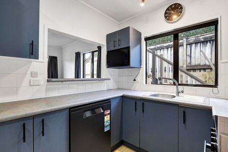 Photo of property in 92 Heta Road, Highlands Park, New Plymouth, 4312
