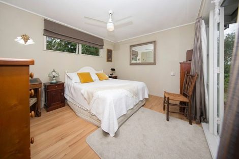 Photo of property in 1/215 Eskdale Road, Birkenhead, Auckland, 0626