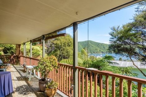 Photo of property in 11 Amelia Crescent, Waikawa, Picton, 7220